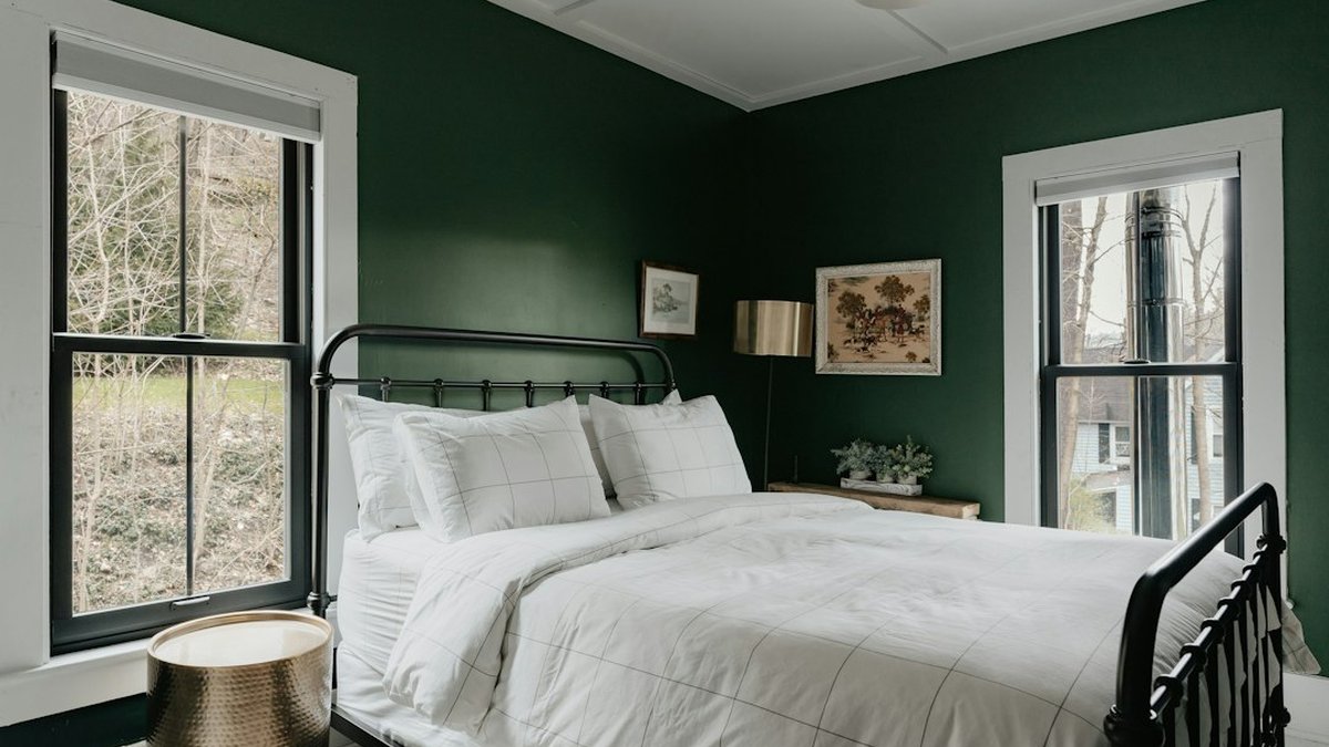 Decorate a Bedroom With 2027's Color of the Year